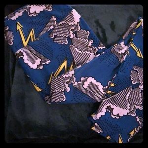 Lularoe weather leggings TC